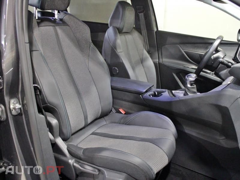 Peugeot 5008 1.5 BlueHDi Allure Pack