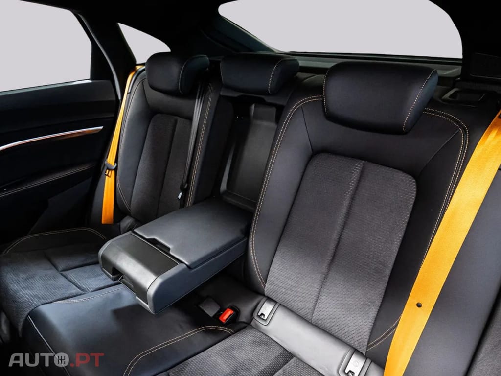 Audi E-Tron I.V.A DEDUTÍVEL 55 S LINE BLACK EDITION