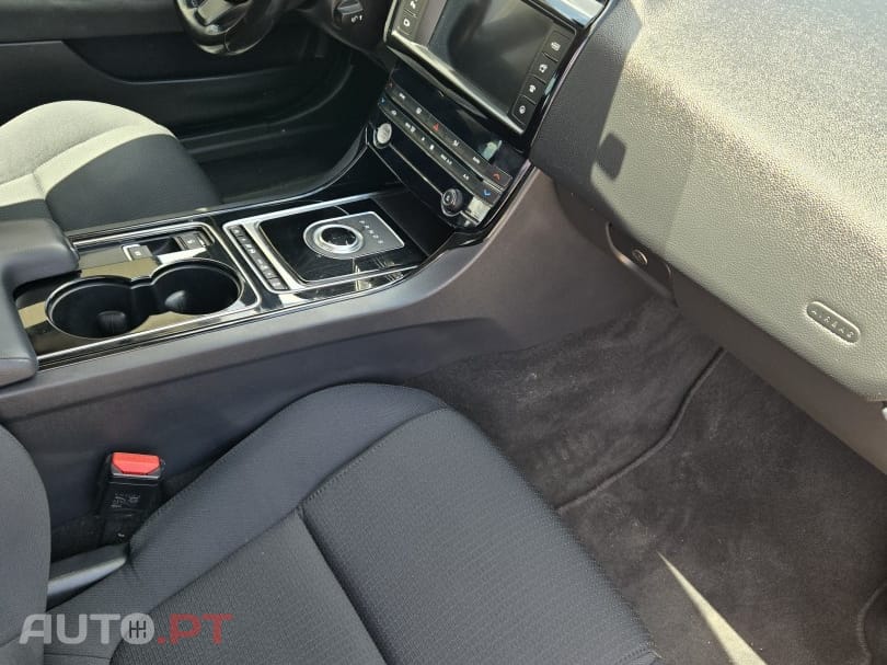 Jaguar XE 2.0 D Pure Aut.