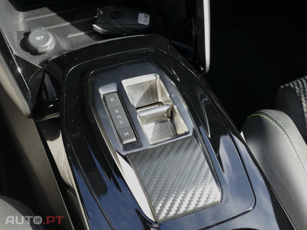Peugeot 2008 1.2 PureTech GT EAT8