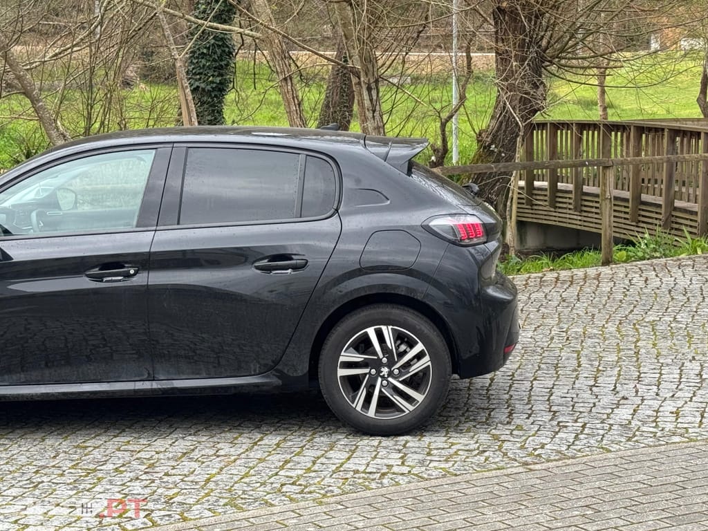 Peugeot 208 1.2 PureTech Allure EAT8