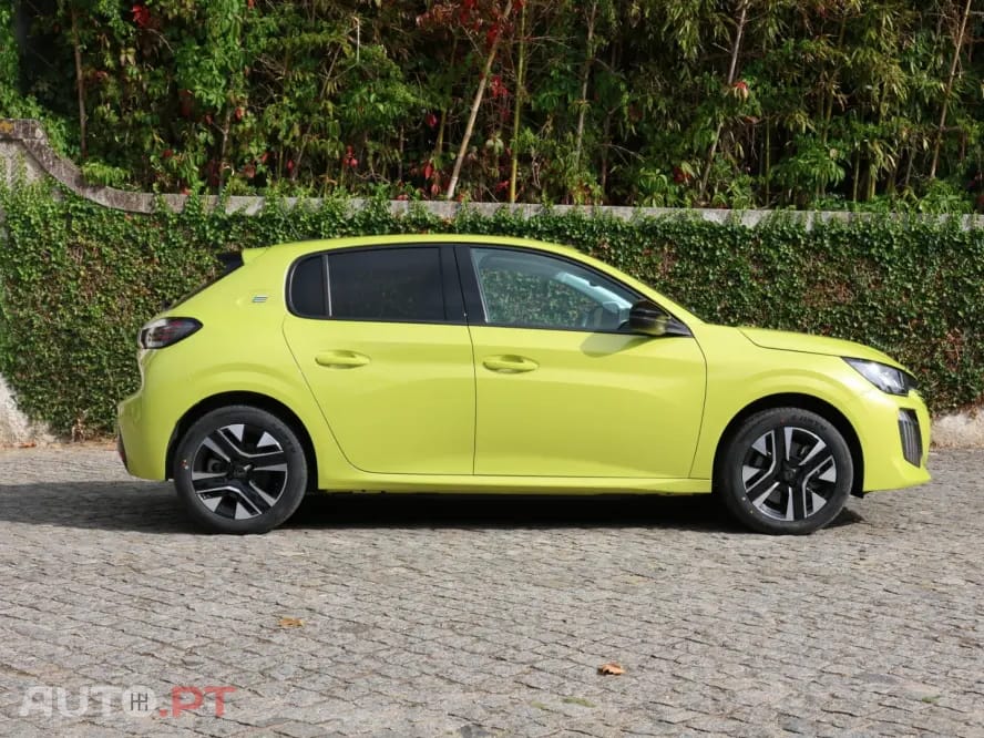 Peugeot E-208 50 kWh Style