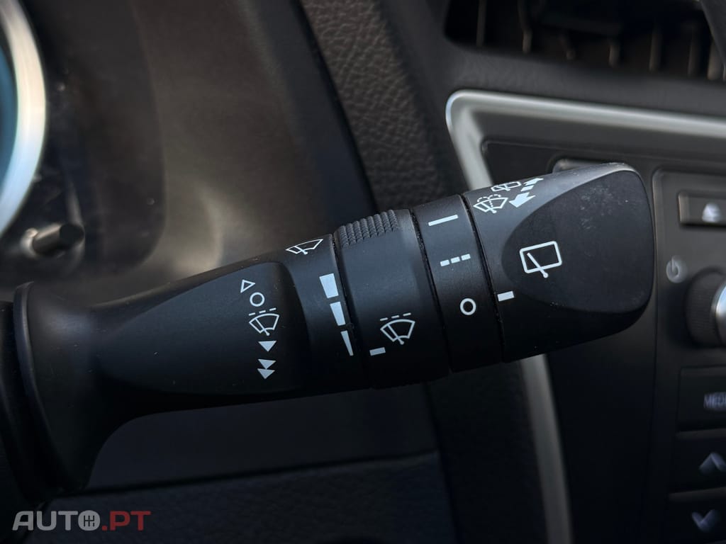 Toyota Auris Outro