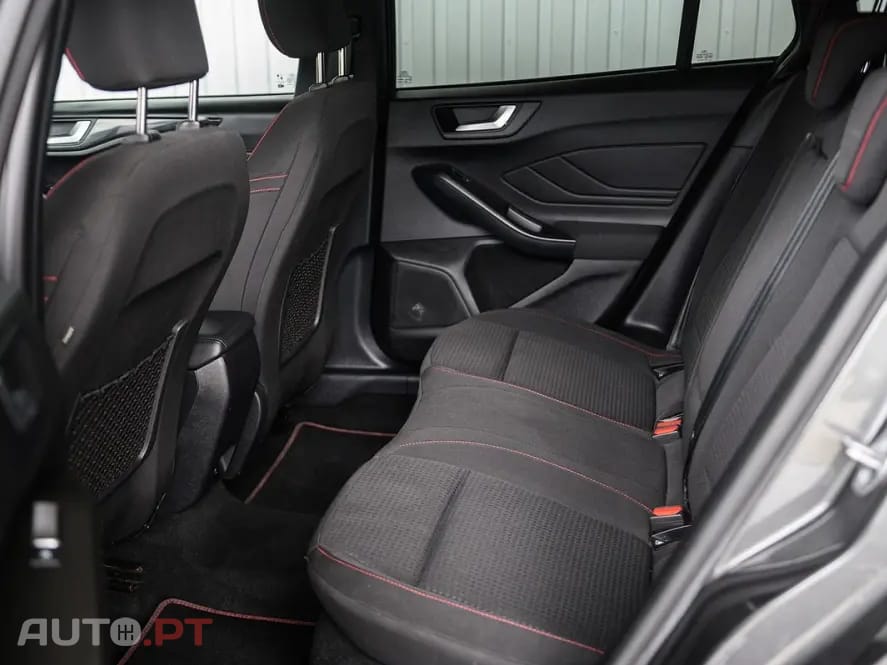 Ford Focus SW 1.0 EcoBoost ST-Line