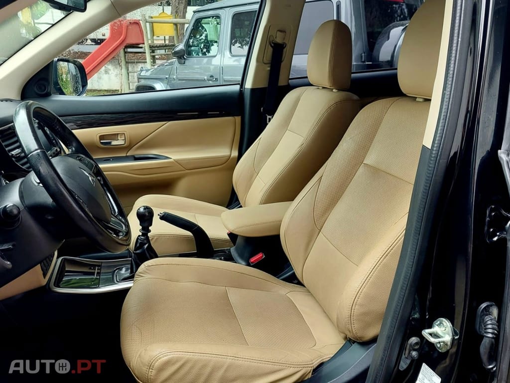 Mitsubishi Outlander 2.2 DI-D Instyle Navi