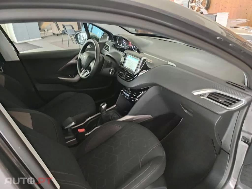 Peugeot 2008 1.6 e-HDi Active