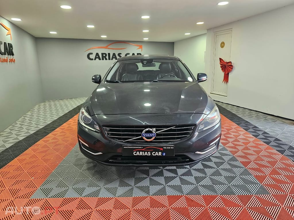 Volvo V60 2.4 D6 Summum AWD Phev