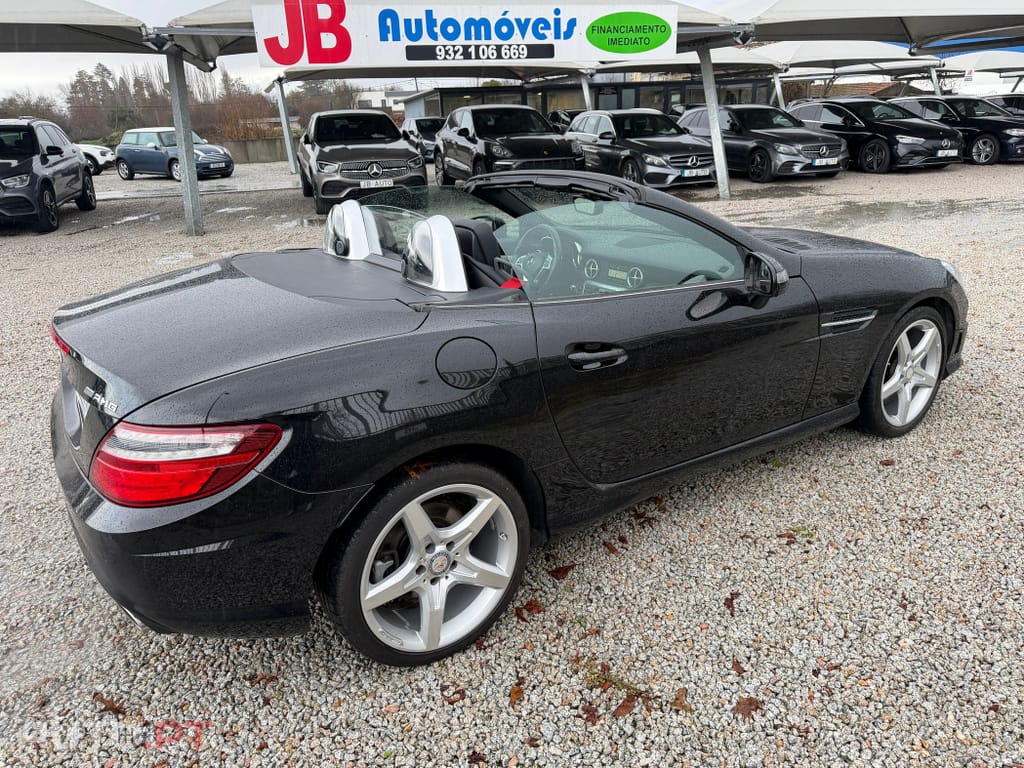 Mercedes-Benz SLK 200 Outro