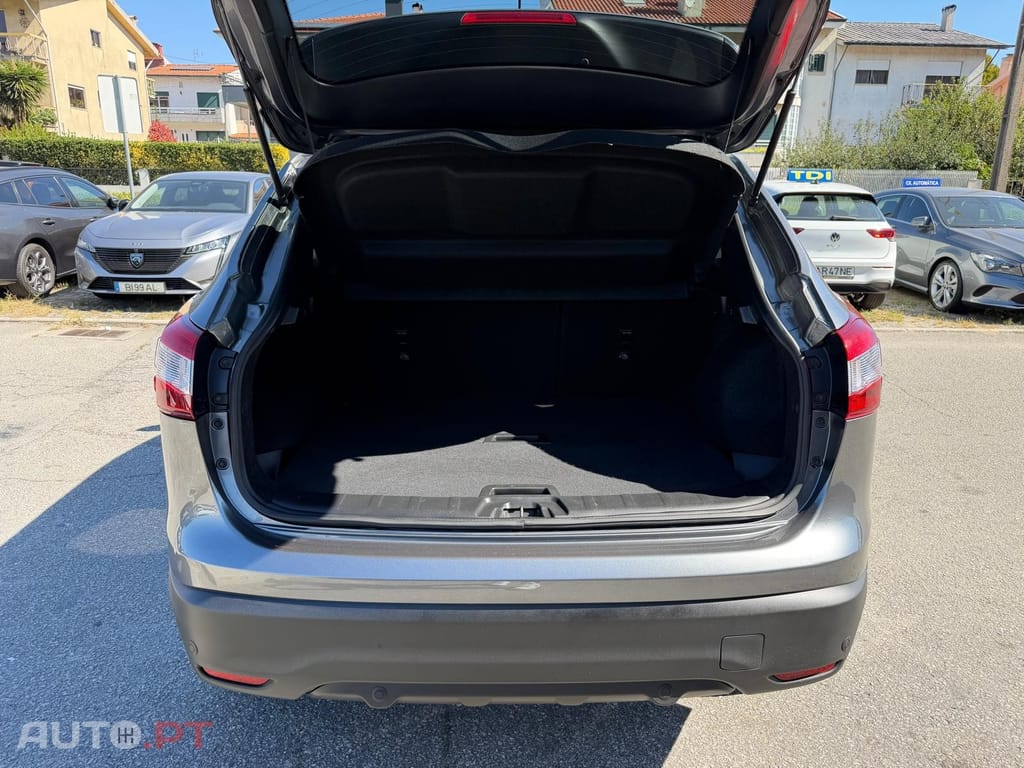 Nissan Qashqai 1.2 DIG-T N-Connecta 18