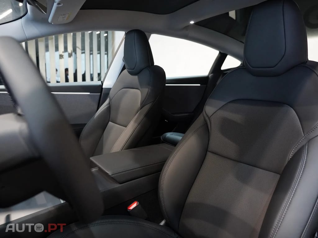 Tesla Model 3 Tração Traseira