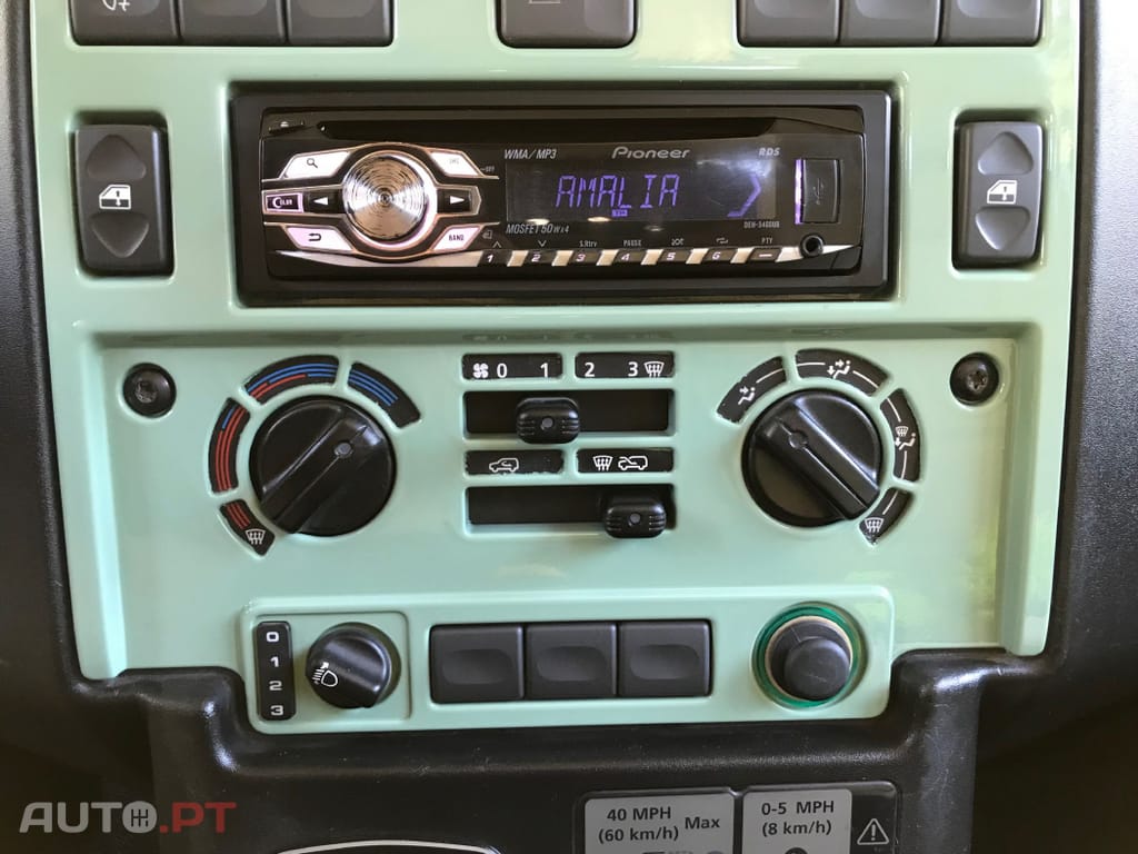 Land Rover Defender TD4 PUMA HERITAGE