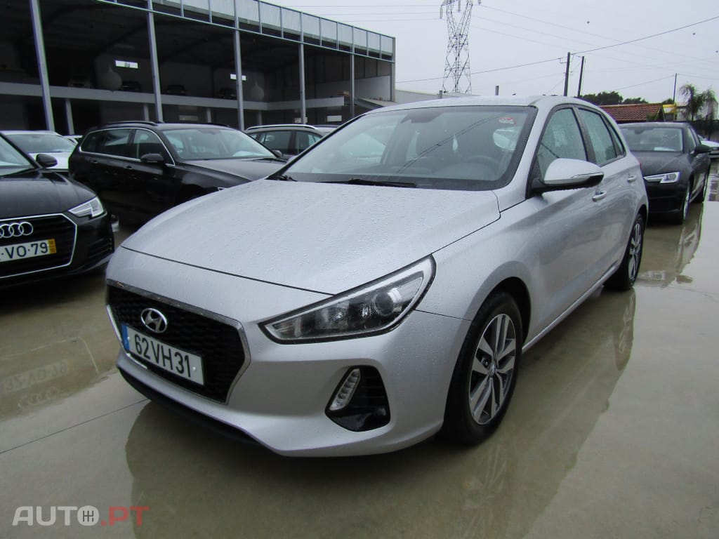 Hyundai i30 1.6 CRDi Blue Comfort Auto AC+J17 DCT
