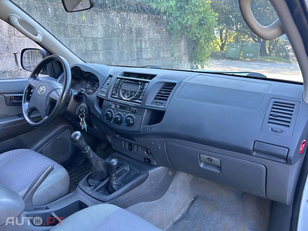 Toyota Hilux X-Cab 4x4 2.5D-4D 144cv