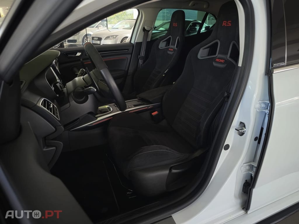 Renault Mégane TCe 300 GPF EDC R.S. TROPHY
