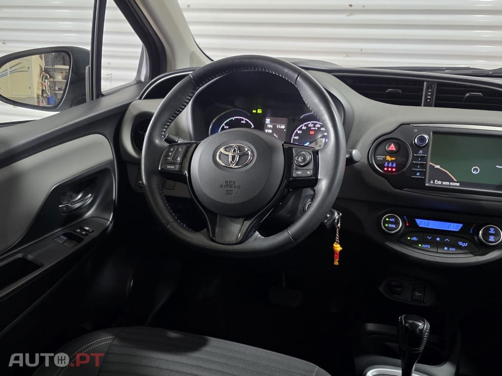 Toyota Yaris 1.5 HSD Comfort +P.Style+P.Techno
