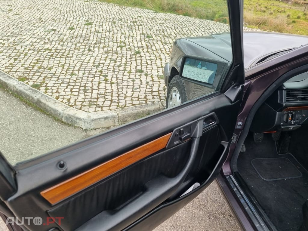 Mercedes-Benz 300 TD