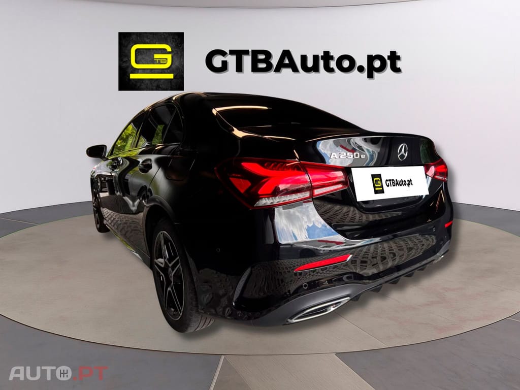 Mercedes-Benz A 250 I.V.A DEDUTIVEL AMG Pack NIGHT