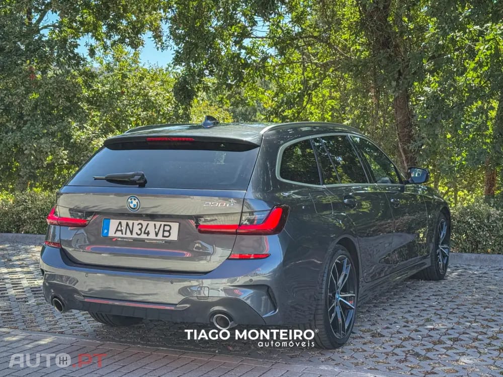 BMW 330 e Pack Desportivo M Auto