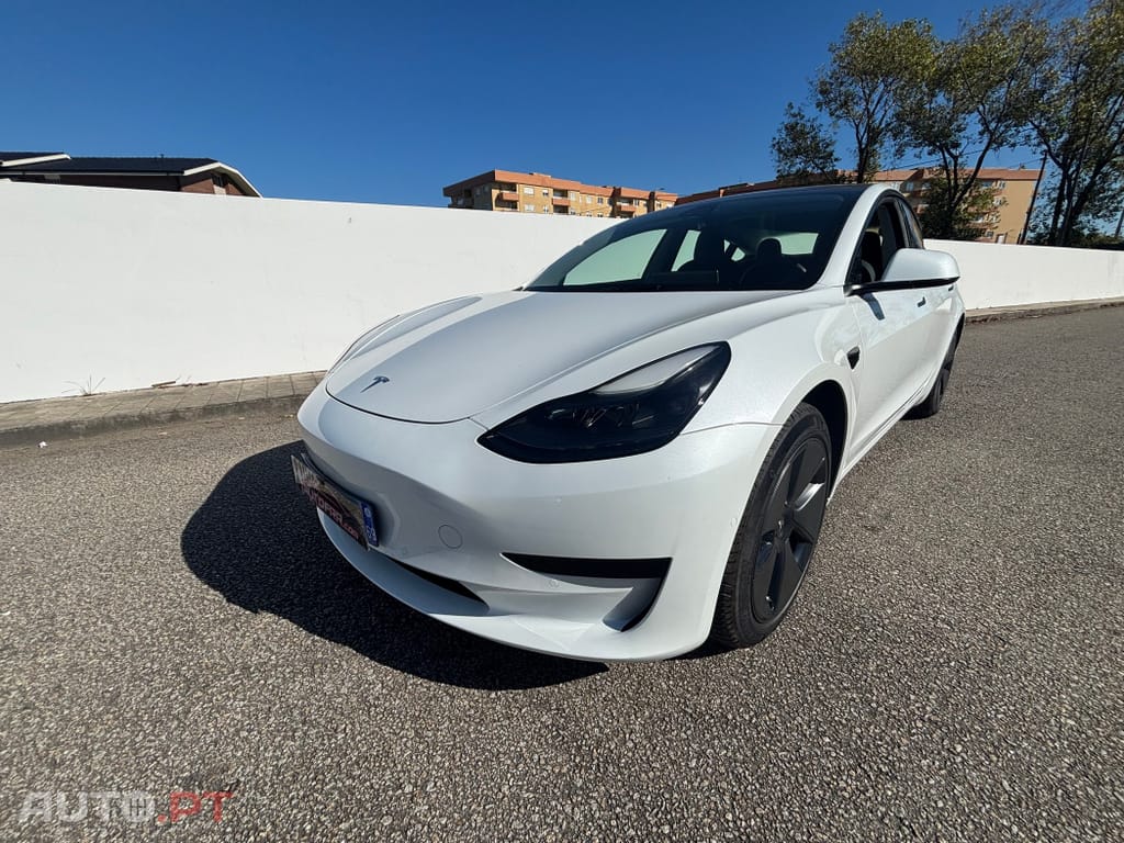 Tesla Model 3 Standard Range Plus RWD