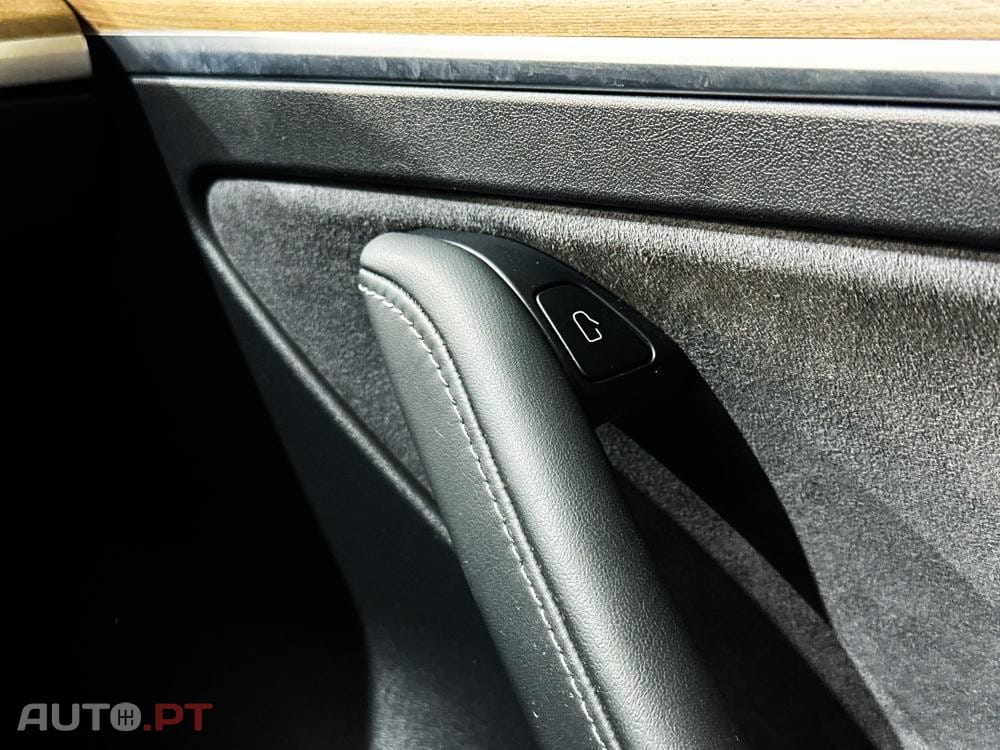 Tesla Model 3 Standard Range Plus RWD
