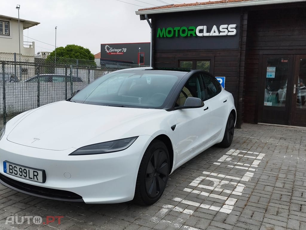 Tesla Model 3 Tração Traseira