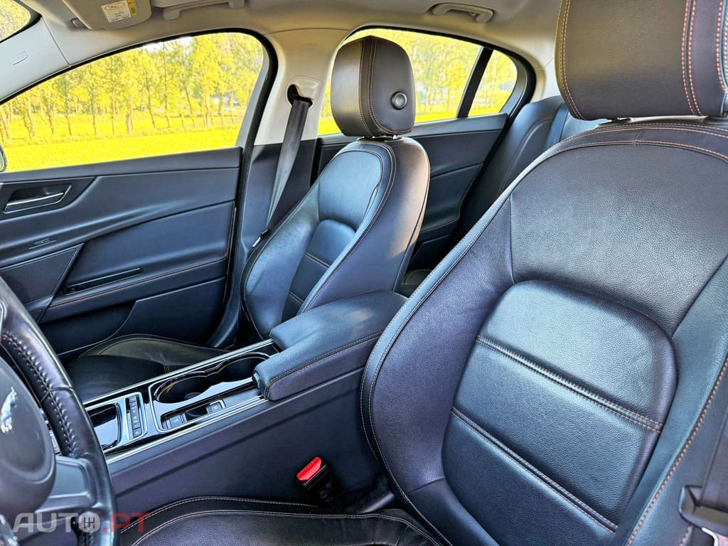 Jaguar XE 2.0 D Prestige Aut.
