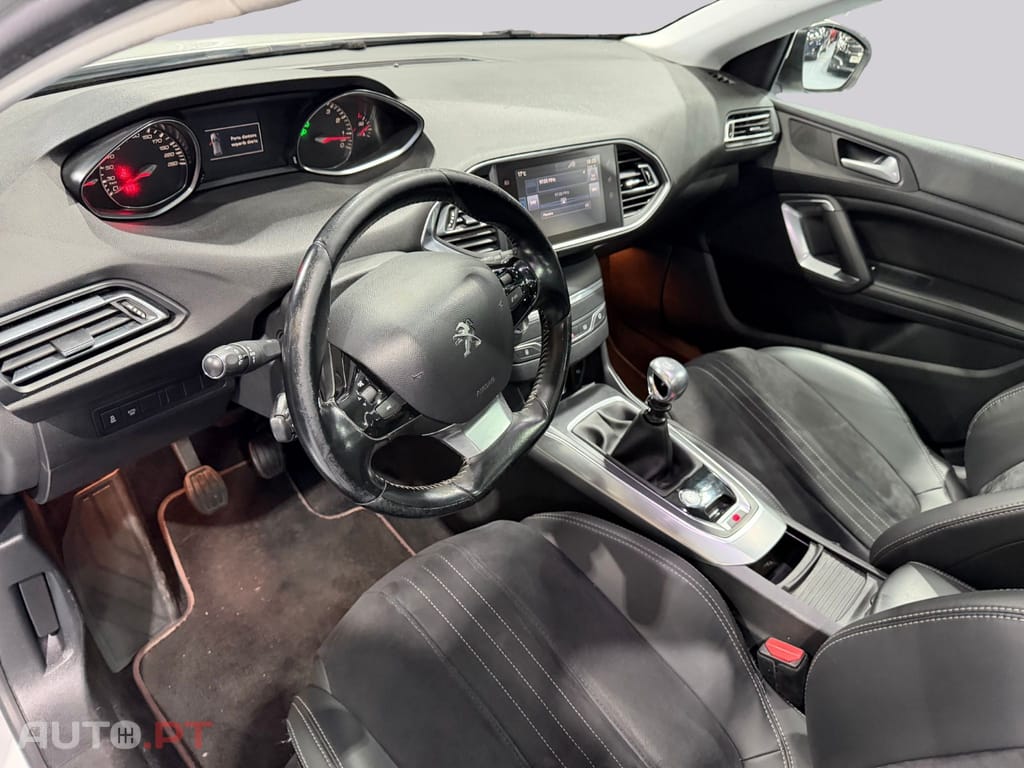 Peugeot 308 1.2  Feline