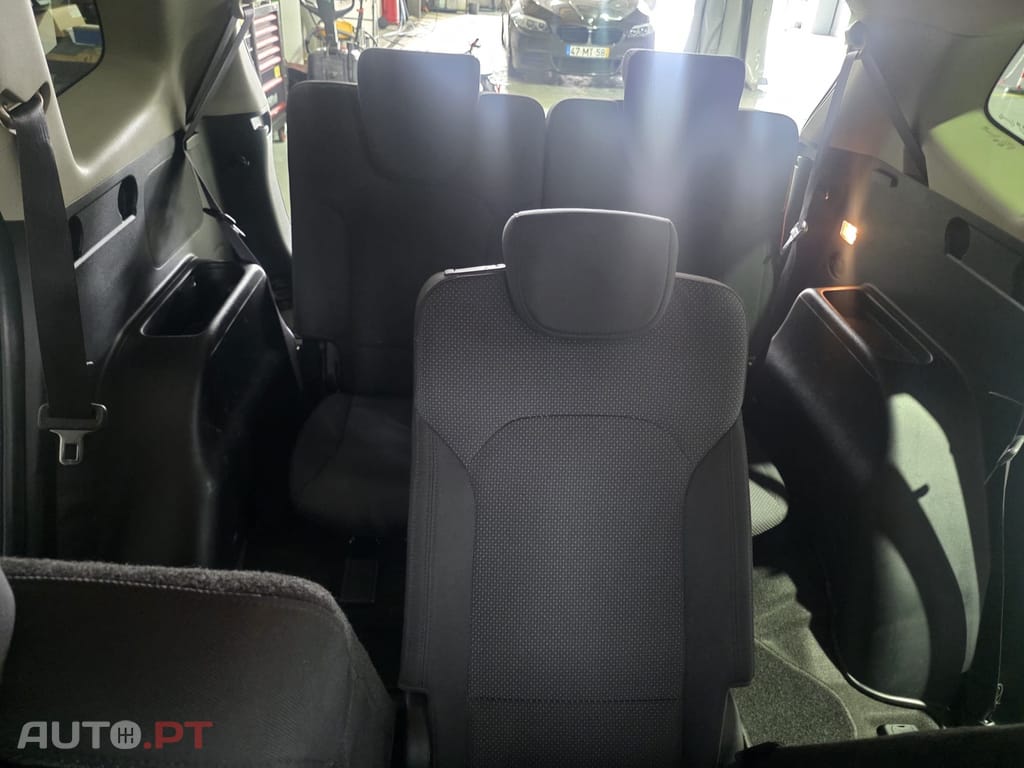 Kia Carens 1.7 CRDi ISG EX