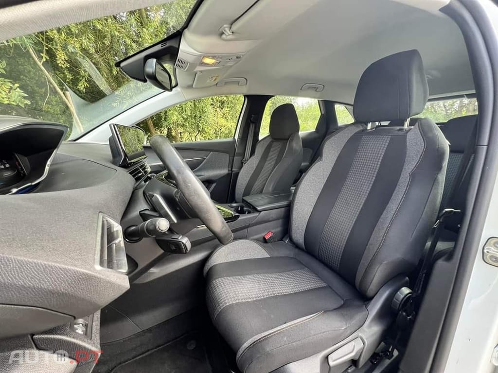 Peugeot 3008 1.5 BlueHDi Allure EAT8