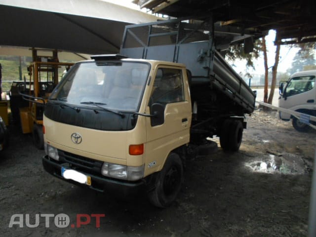 Toyota Dyna 280 Tri-Basculante