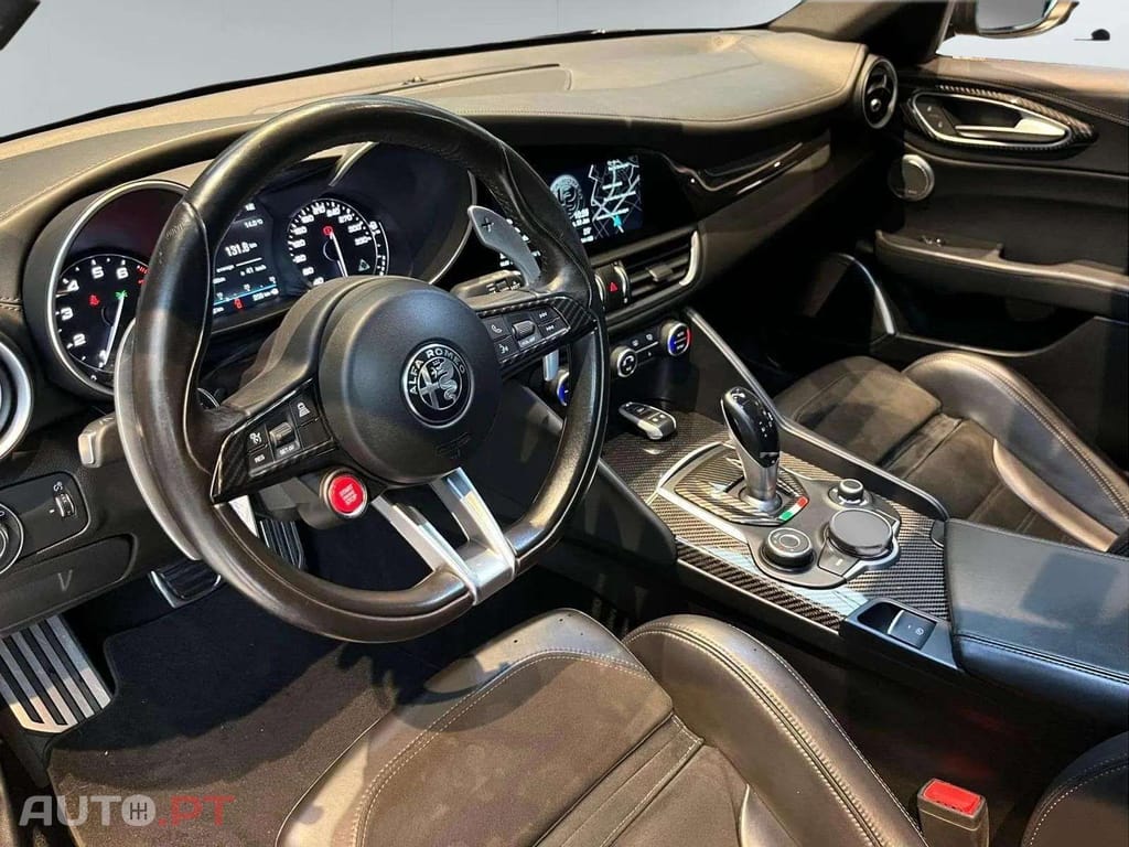 Alfa Romeo Giulia Quadrifoglio bi-turbo 510cv