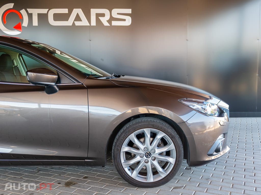Mazda 3 1.5 Sky-D Excellence Navi