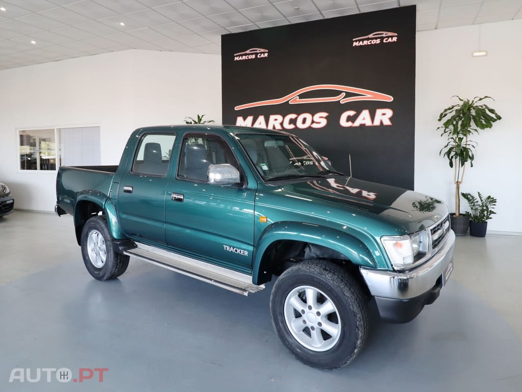 Toyota Hilux 2.4 TD LN165LSR Tracker