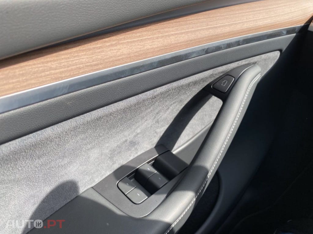 Tesla Model Y I.V.A DEDUTIVEL Performance 