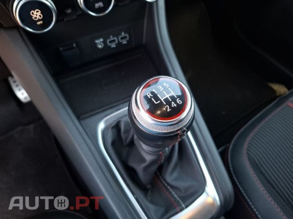Renault Captur 1.0 TCe 90 RS Line — fotografia 18