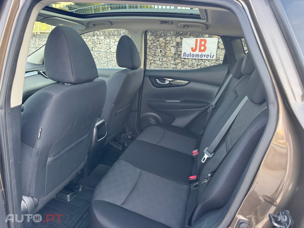 Nissan Qashqai 1.5 dCi N-Connecta 18