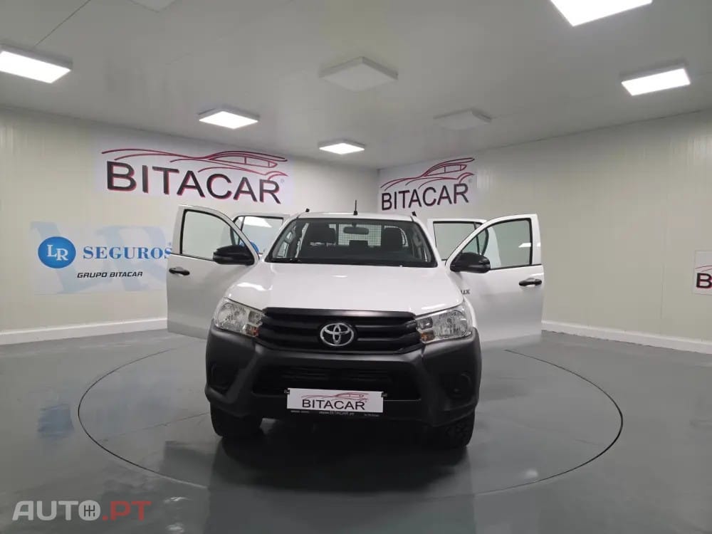 Toyota Hilux 2.4 D-4D 4WD CD CH