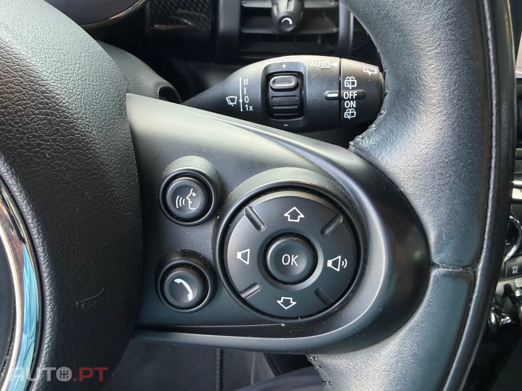 MINI Cooper Cooper SE Premium Essential