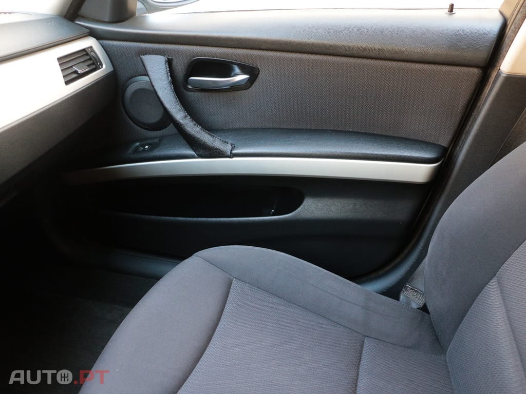 BMW 320 d Touring Navigation Sport