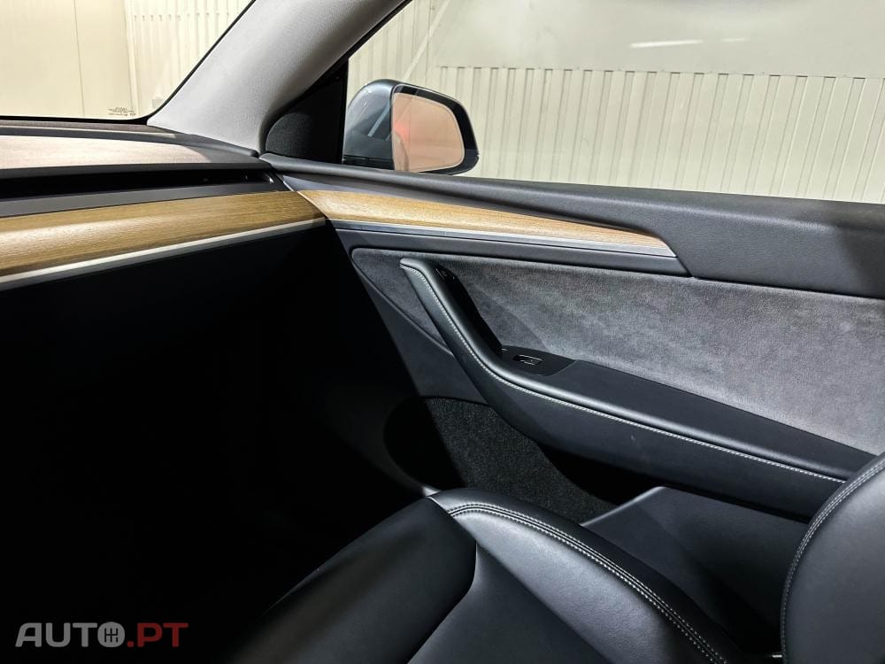 Tesla Model Y Long Range Dual Motor AWD