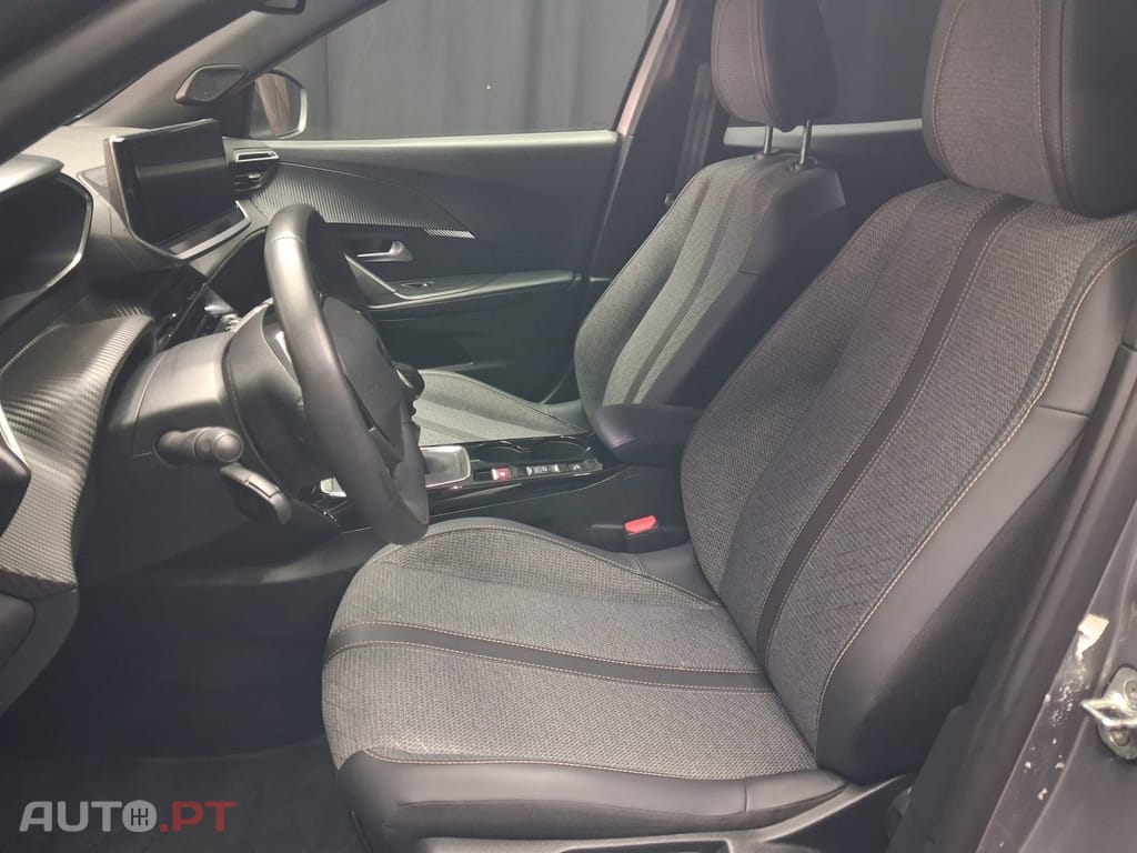 Peugeot 2008 1.2 PureTech Allure Pack