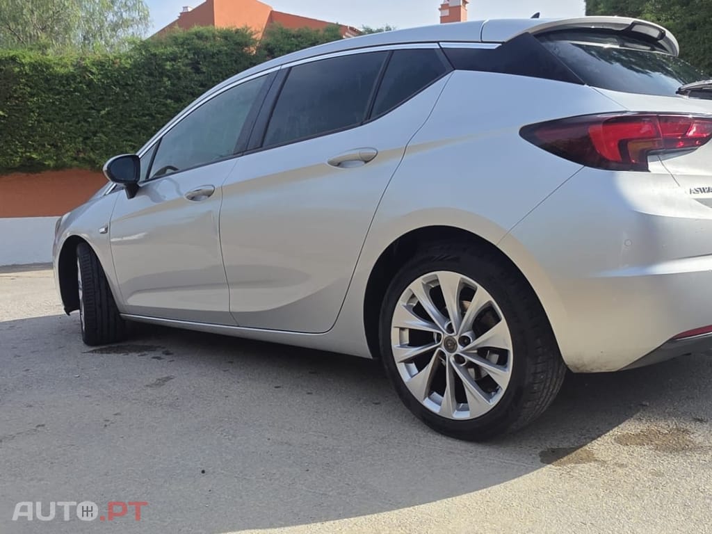 Opel Astra 1.6 CDTi Cosmo Start/Stop