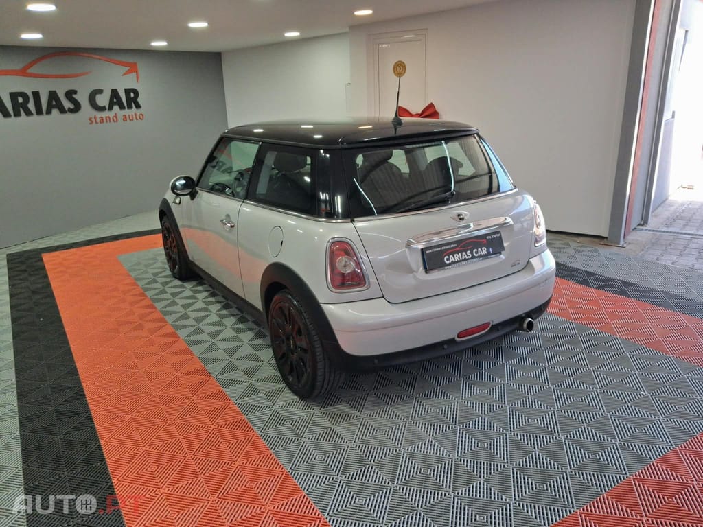 MINI Cooper D Edição Camden 50 anos