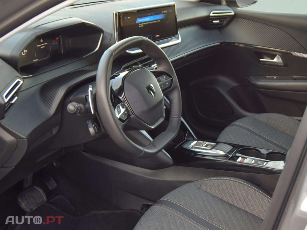 Peugeot 208 1.2 Hybrid Allure e-DCS6