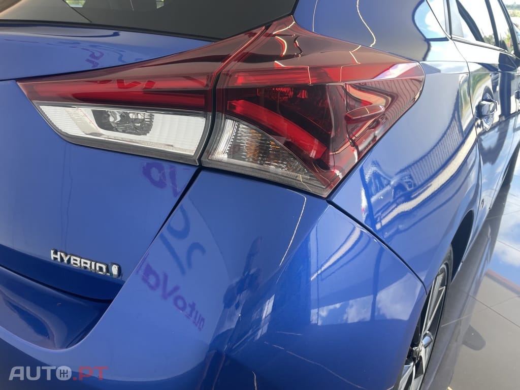 Toyota Auris 1.8 HSD Comfort +P.Techno+P.Sport