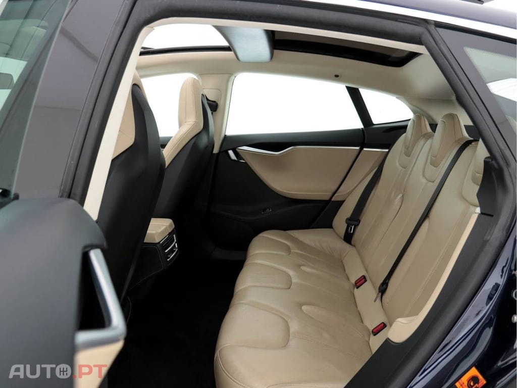 Tesla Model S 85
