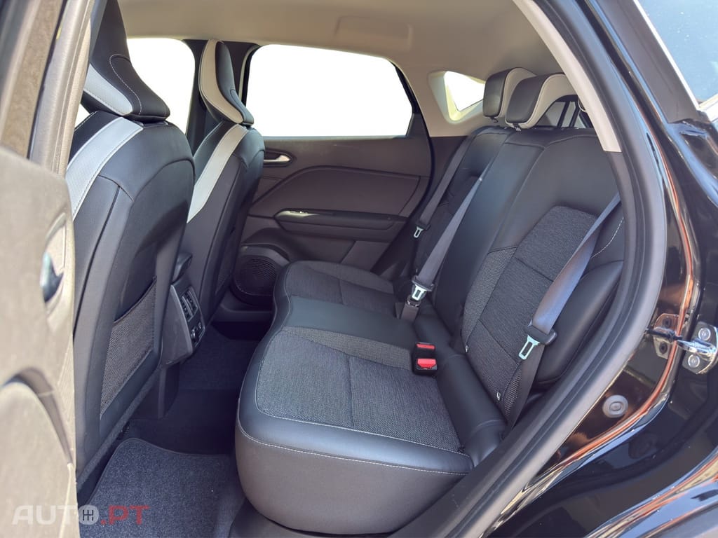Renault Captur 1.6 E-Tech Plug-In Intens