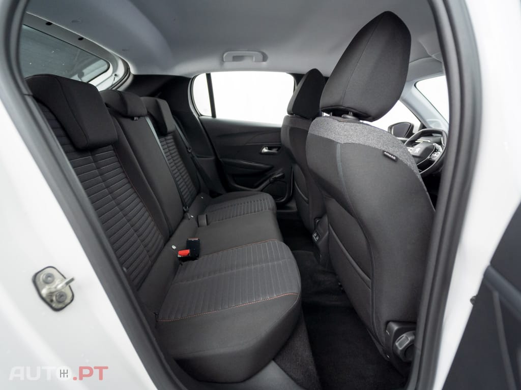 Peugeot E-208 50 kWh Active