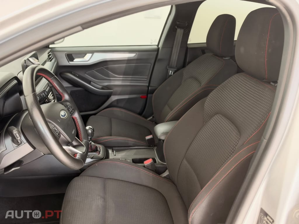 Ford Focus 1.0 EcoBoost MHEV ST-Line