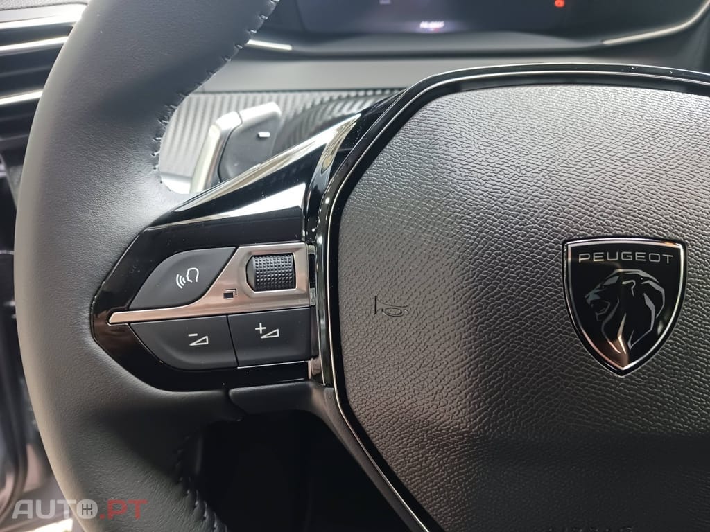 Peugeot 208 1.2 Hybrid Allure e-DCS6